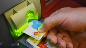 Райффайзенбанк в каких банкоматах можно снять деньги